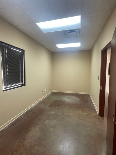 More Photos Of 4907-1 Shed Rd, Bossier City Manufacturing For Sale