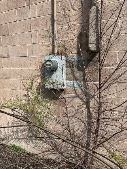 More Photos Of 13020 Miles Ave, Cleveland Unknown For Lease