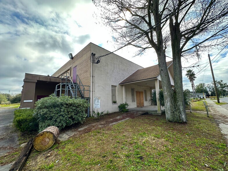 Primary Photo Of 2335 N Davis St, Jacksonville Religious Facility For Sale