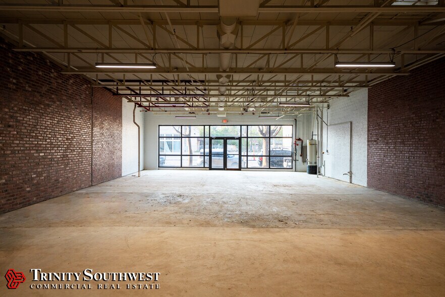 More Photos Of 3012 Commerce St, Dallas Storefront For Sale