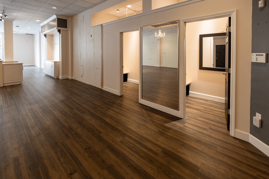 More Photos Of 627 S Wright St, Champaign General Retail For Lease