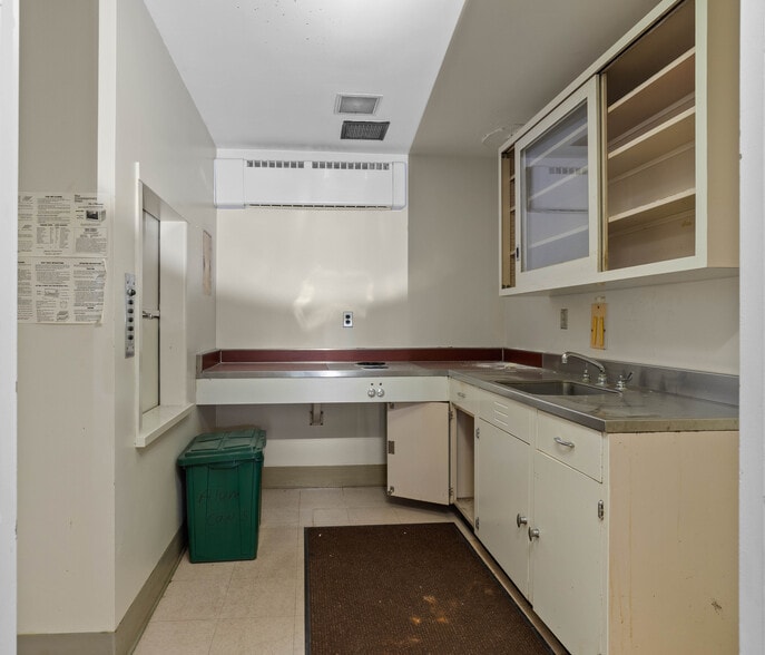 More Photos Of 94 Hospital St, Ridgway Specialty For Sale