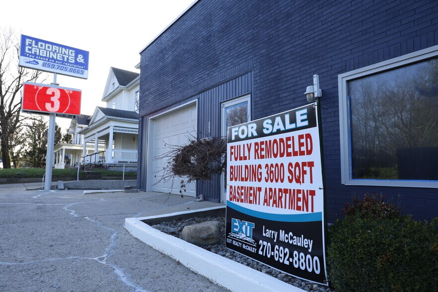 More Photos Of 325 W Main St, Lebanon Office Residential For Sale