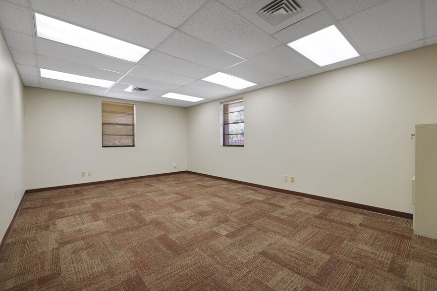 More Photos Of 6601-6535 Chester Ave, Jacksonville Continuing Care Retirement Community For Lease