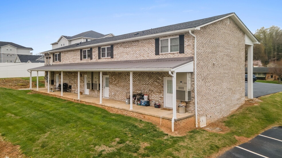 More Photos Of 730 Sir Echo Dr, Kingsport Multifamily For Sale