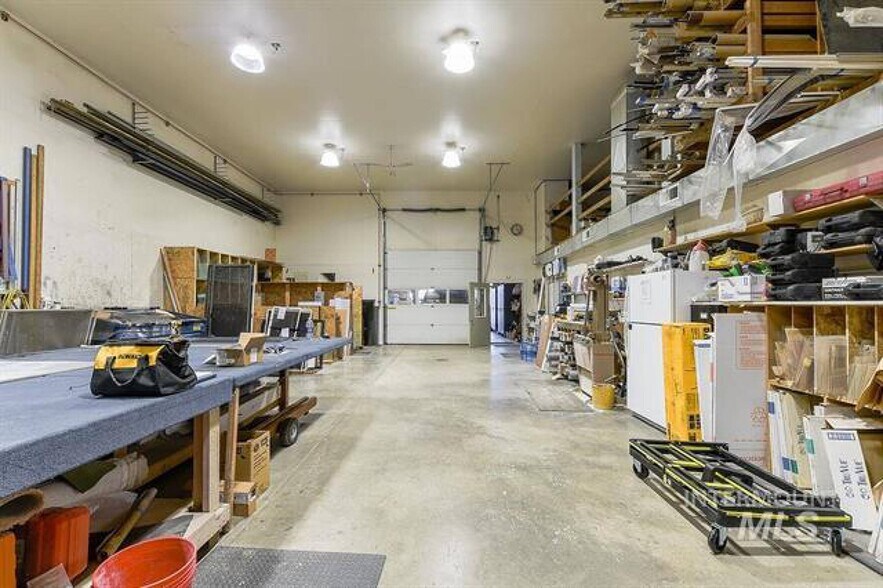 More Photos Of 603 & 621 N Main St, Moscow Distribution For Sale