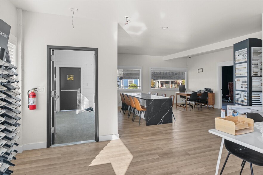 More Photos Of 808 N 2nd St, Tacoma Office For Sale