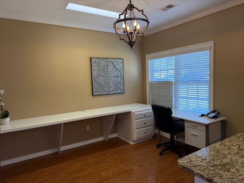 More Photos Of 4595 Towne Lake Pky, Woodstock Medical For Sale