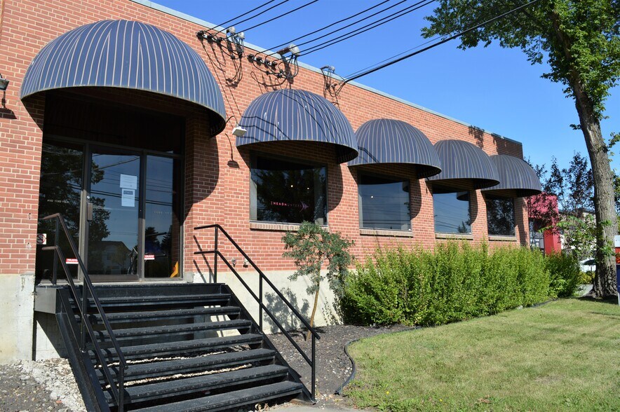 More Photos Of 11904 113th Ave NW, Edmonton Freestanding For Sale