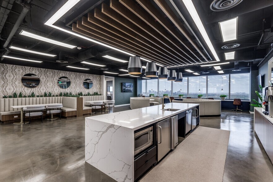 More Photos Of 24 Greenway Plz, Houston Office For Lease