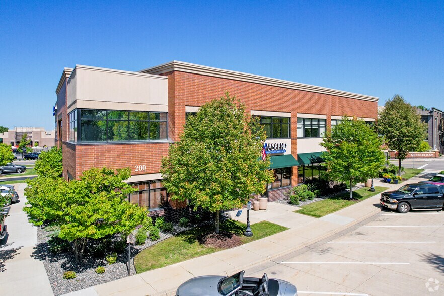 More Photos Of 200 E Travelers Trl, Burnsville Medical For Lease