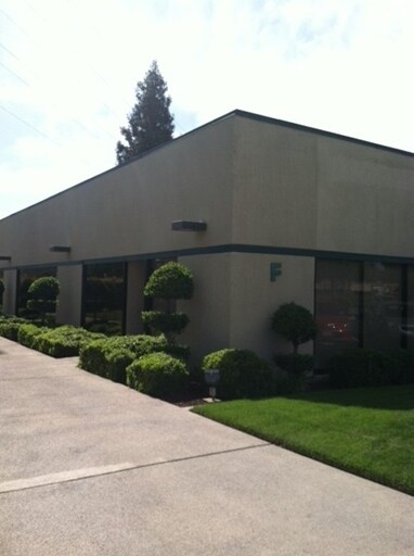 More Photos Of 2020 Standiford Ave, Modesto Office For Lease