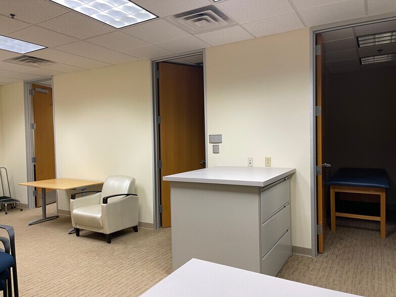 More Photos Of 1320 W Walnut Hill Ln, Irving Medical For Sale