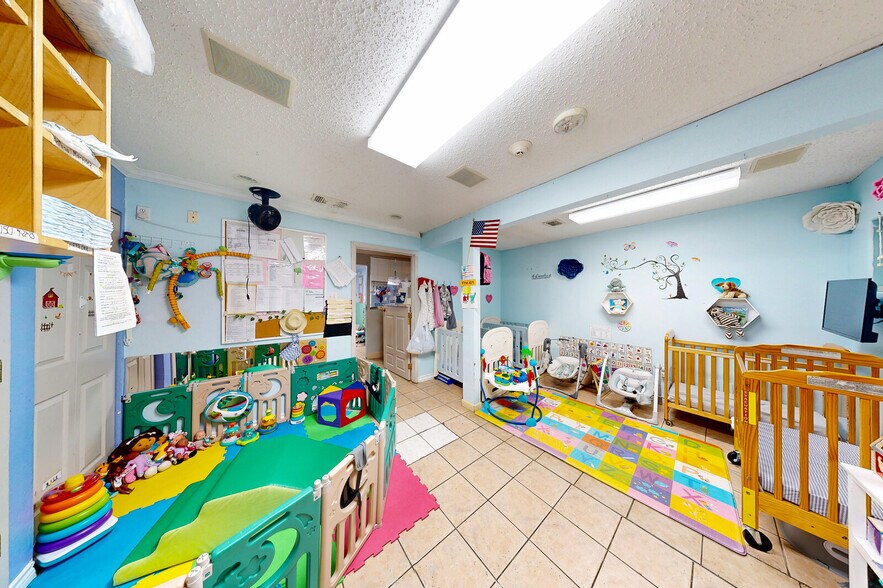 More Photos Of 1222 Fredericksburg Rd, San Antonio Daycare Center For Sale