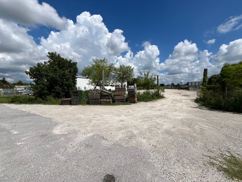 More Photos Of 118 5th St, Fort Myers Land For Sale