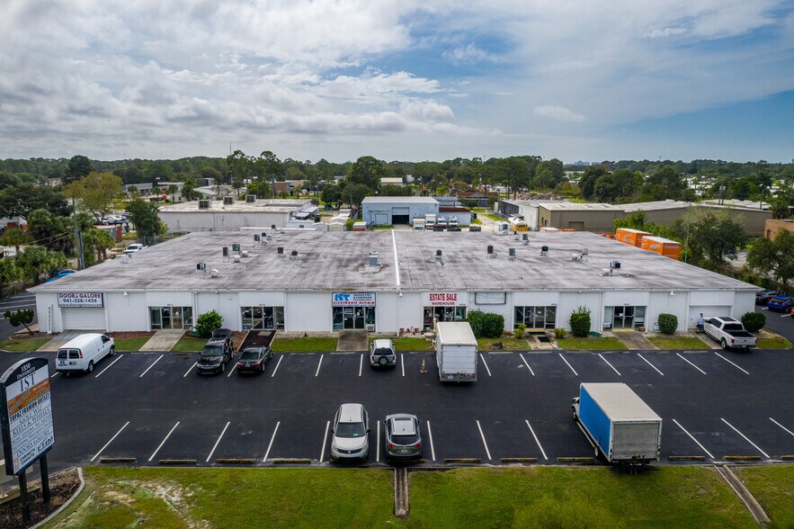 More Photos Of 1850-1890 University Pky, Sarasota Warehouse For Lease