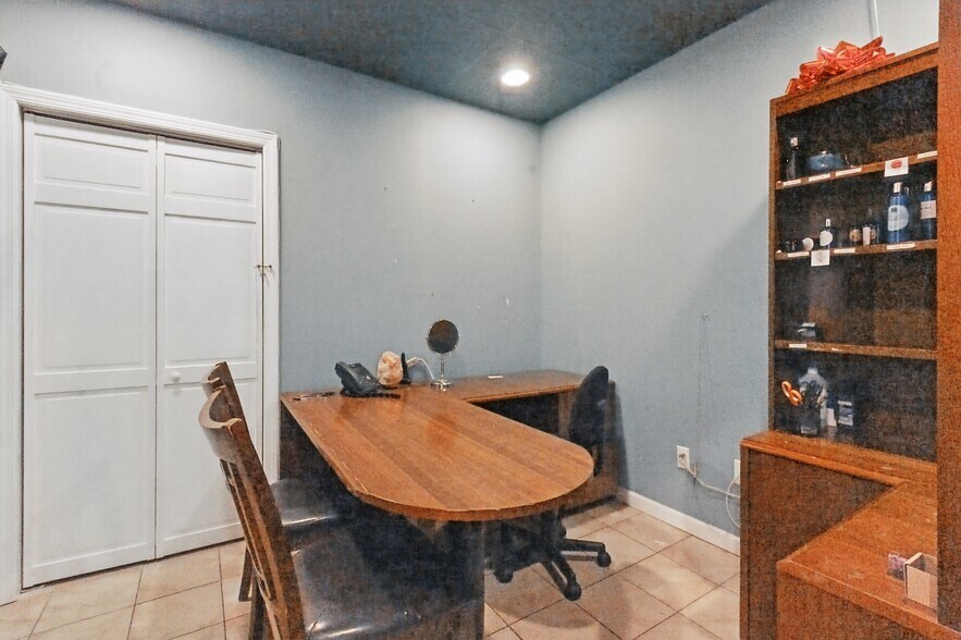 More Photos Of 267 Main St, Nyack General Retail For Sale