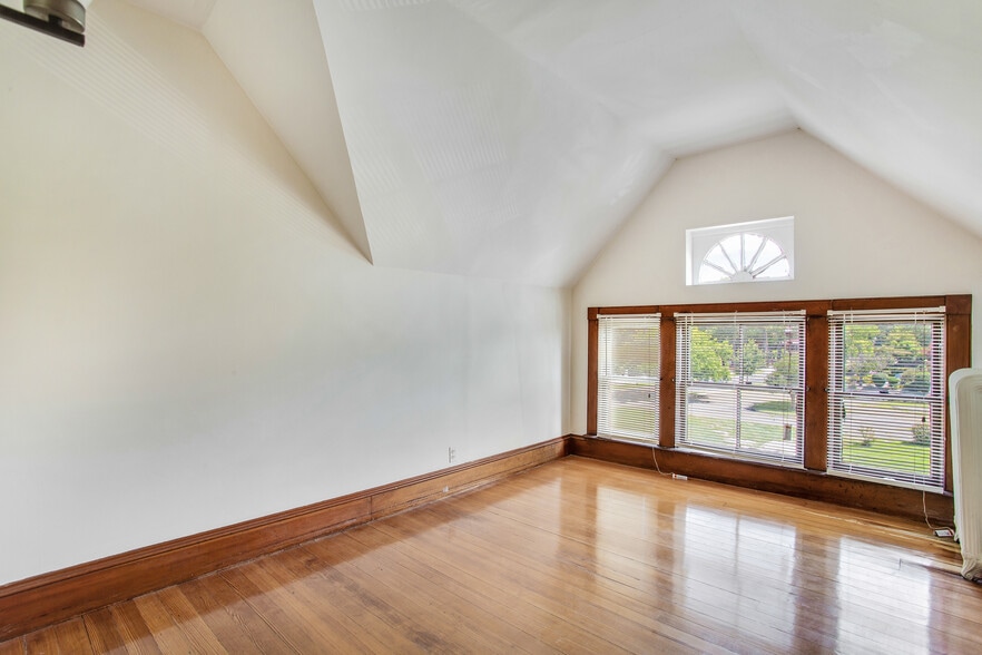 More Photos Of 270 Maple St, Springfield Hospitality For Sale