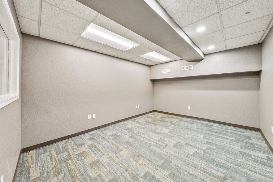 More Photos Of 2166 NW Vine St, Grants Pass Medical For Sale