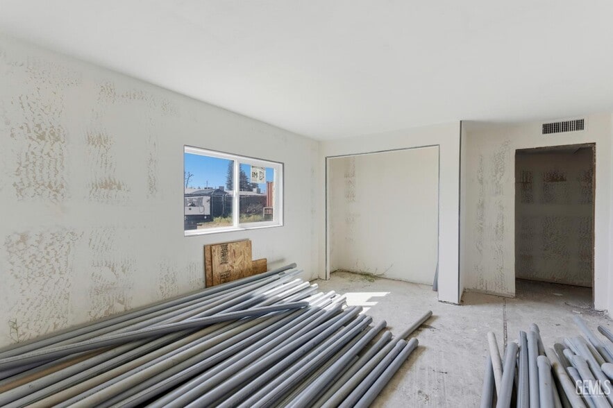 More Photos Of 2800 Patton Way, Bakersfield Specialty For Sale