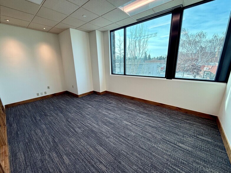 Primary Photo Of 550 NW Franklin Ave, Bend Office For Sale