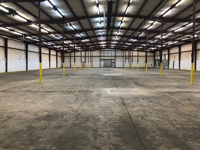 More Photos Of 2709 Walkup Ave, Monroe Warehouse For Lease