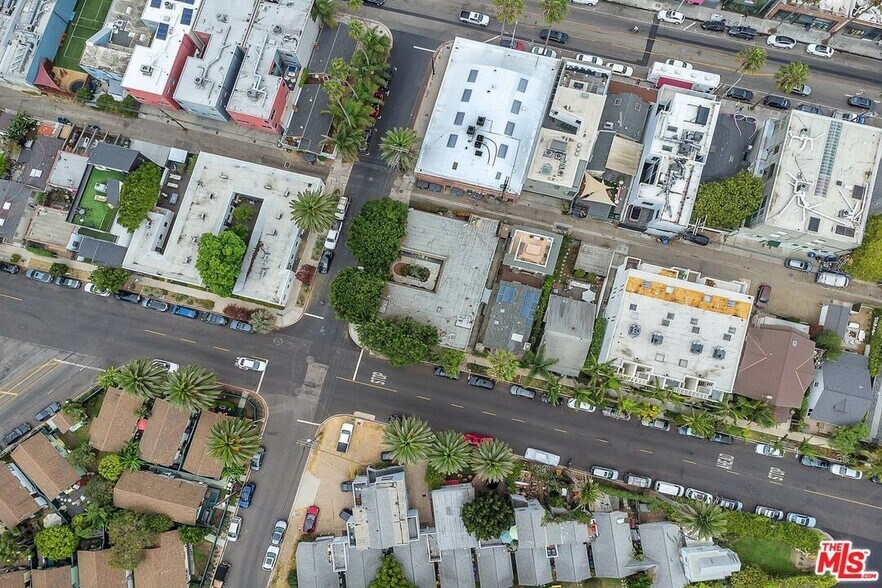 More Photos Of 1520 Andalusia Ave, Venice Apartments For Sale