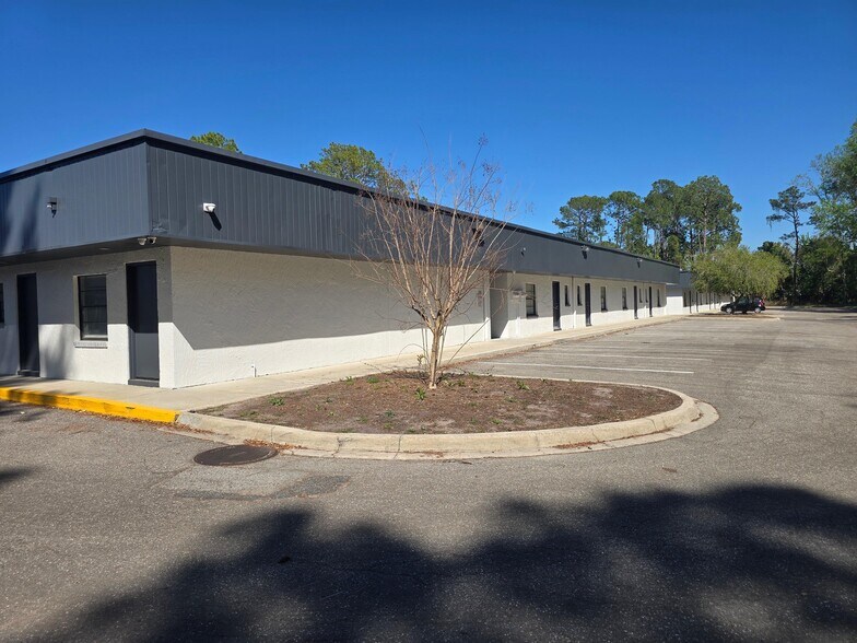 More Photos Of 1530 Kingsley Ave, Orange Park Unknown For Lease