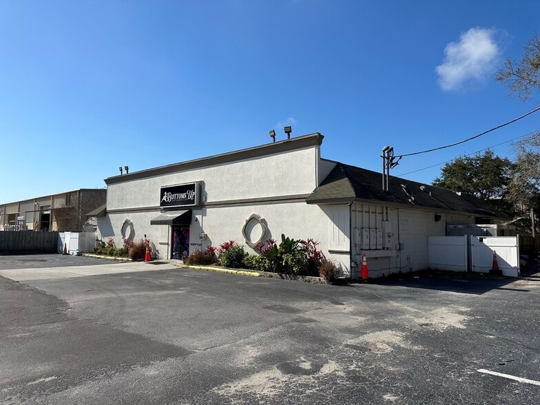 More Photos Of 8804 66th St N, Pinellas Park Bar For Sale