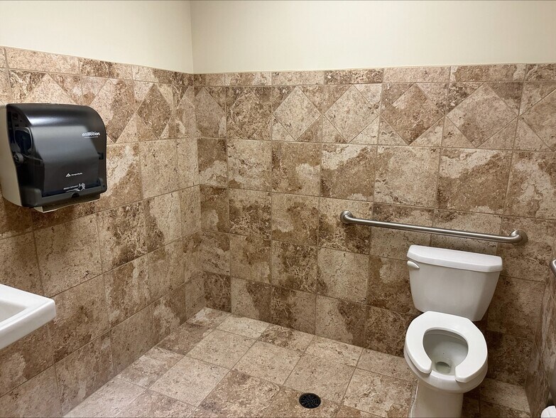 More Photos Of 433 Mill St, Zumbrota Assisted Living For Lease