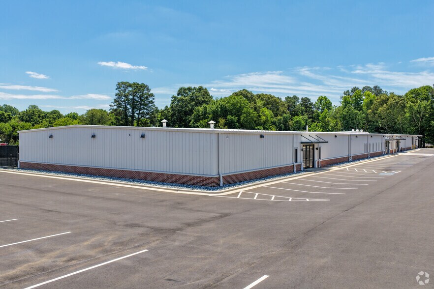 More Photos Of 114 S State St, Haw River Manufacturing For Lease