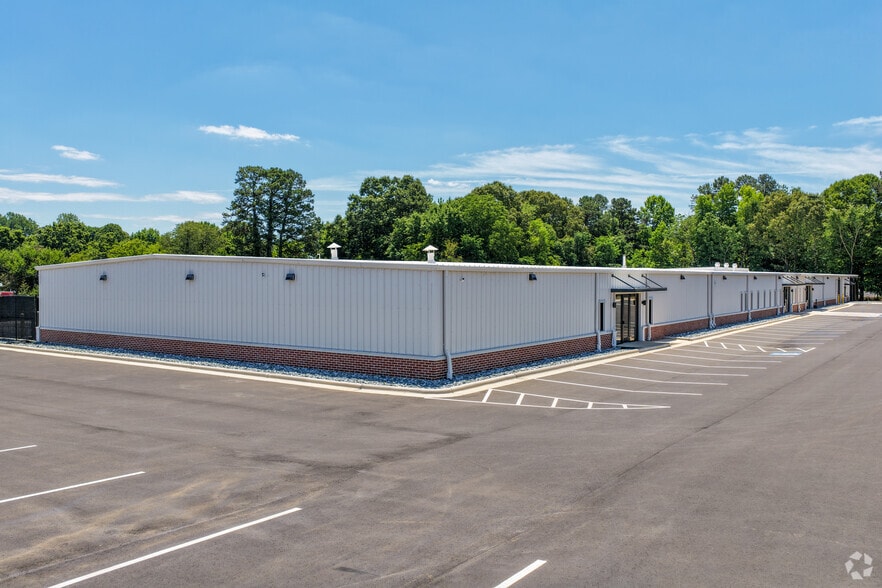 More Photos Of 114 S State St, Haw River Manufacturing For Sale