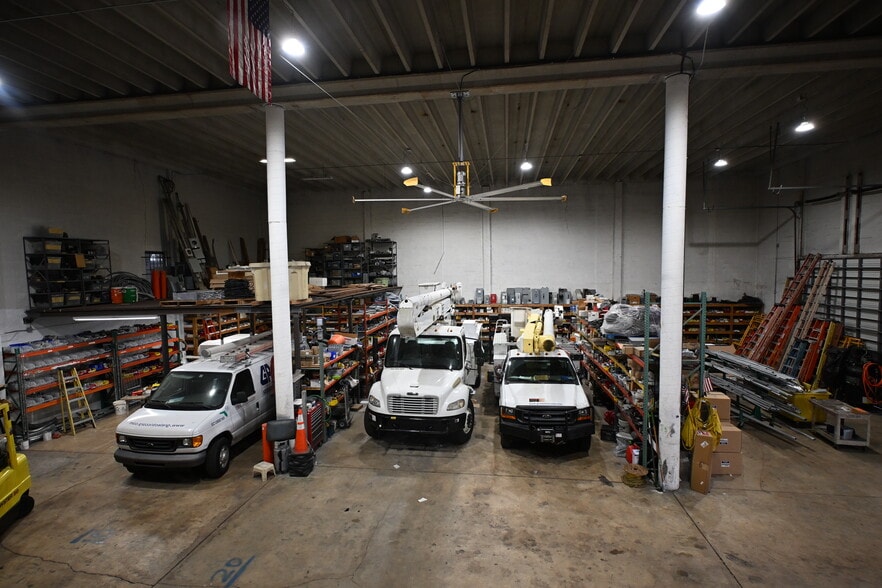 More Photos Of 4450 E 10th Ct, Hialeah Warehouse For Sale