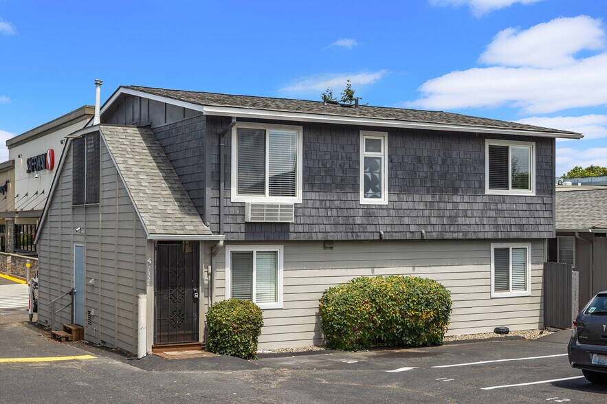 More Photos Of 7320 35th Ave NE, Seattle Apartments For Sale