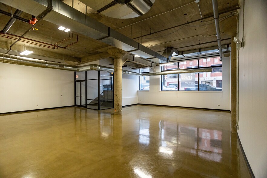 More Photos Of 2545 W Diversey Ave, Chicago Loft Creative Space For Lease