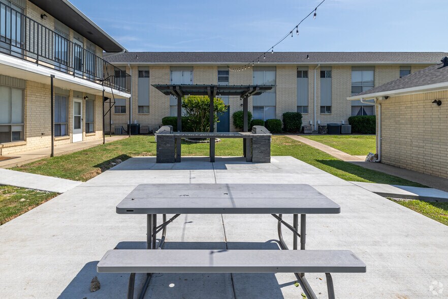 More Photos Of 605 Higdon Ferry Rd, Hot Springs Apartments For Sale