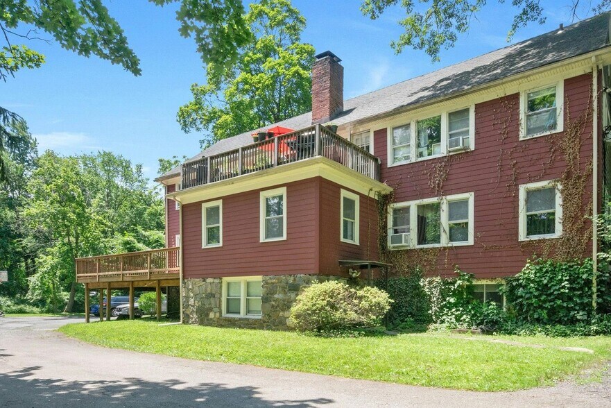 More Photos Of 858 Pleasantville Rd, Briarcliff Manor Village Apartments For Sale