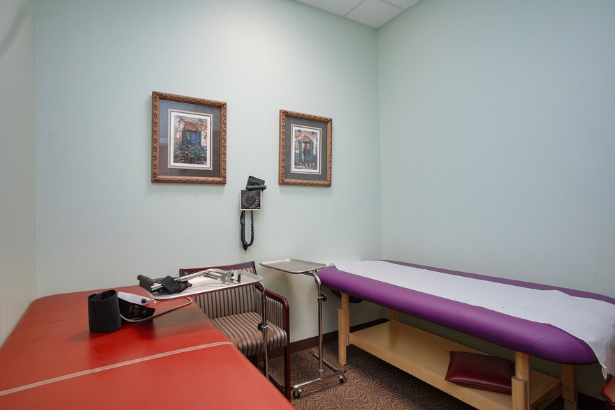 More Photos Of 8120 Garnet Dr, Dayton Medical For Sale