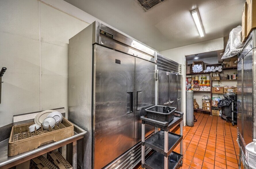 More Photos Of 1108 E Lake Mead Blvd, North Las Vegas Restaurant For Lease