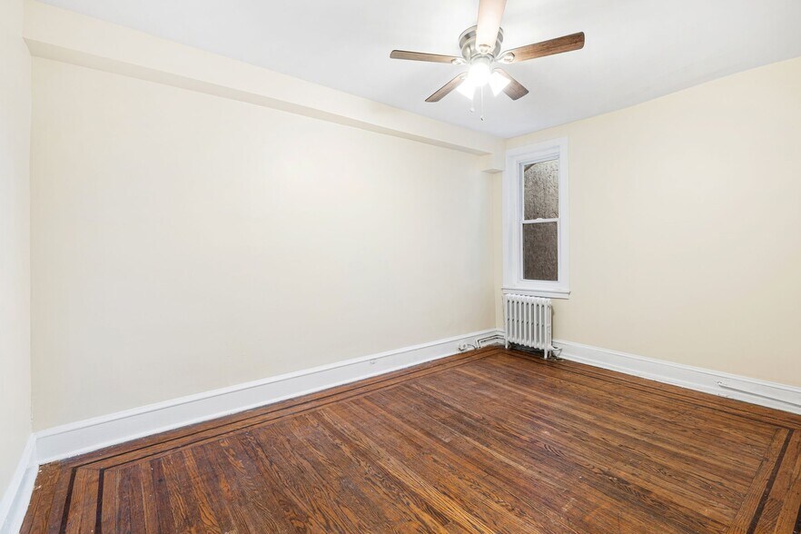 More Photos Of 522 S 5th St, Philadelphia Storefront Retail Residential For Sale