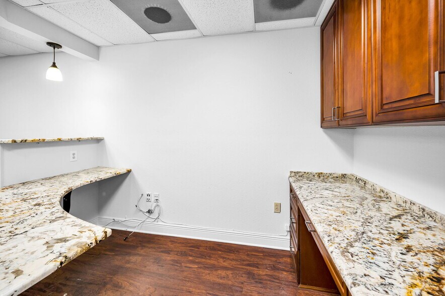 More Photos Of 4021 Central Ave, Saint Petersburg Medical For Lease