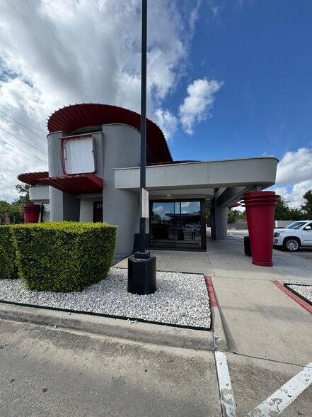 Primary Photo Of 3702 SW Military Dr, San Antonio Fast Food For Lease