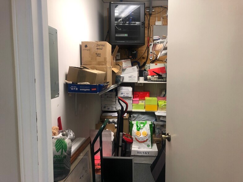 More Photos Of 410 New Bridge St, Jacksonville Office For Lease