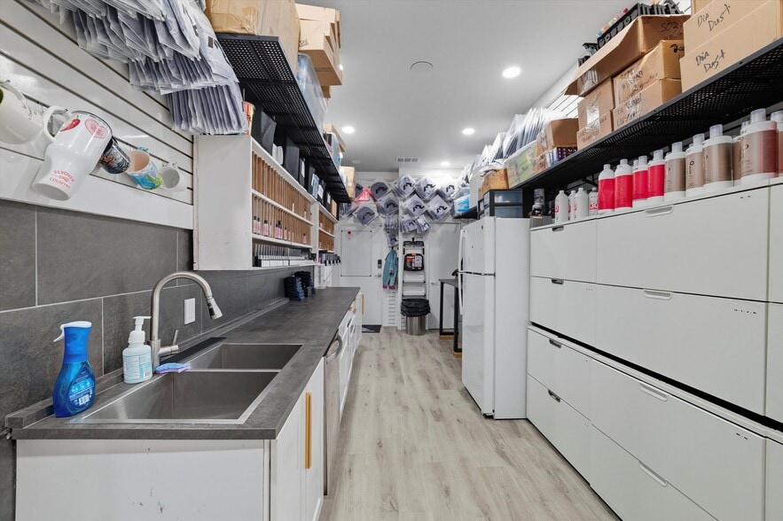 More Photos Of 450 W Harwood Rd, Hurst Freestanding For Sale