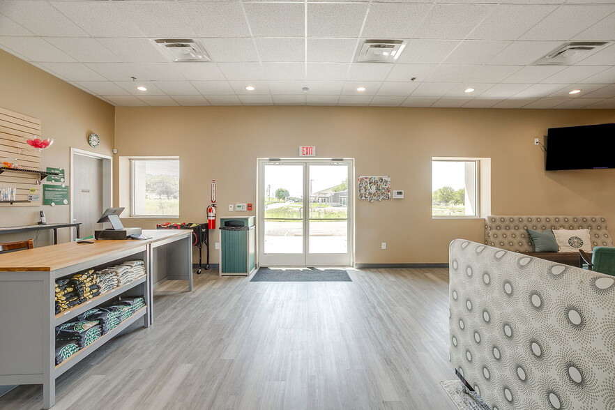 More Photos Of 1109 Hwy 51, Granbury Freestanding For Sale