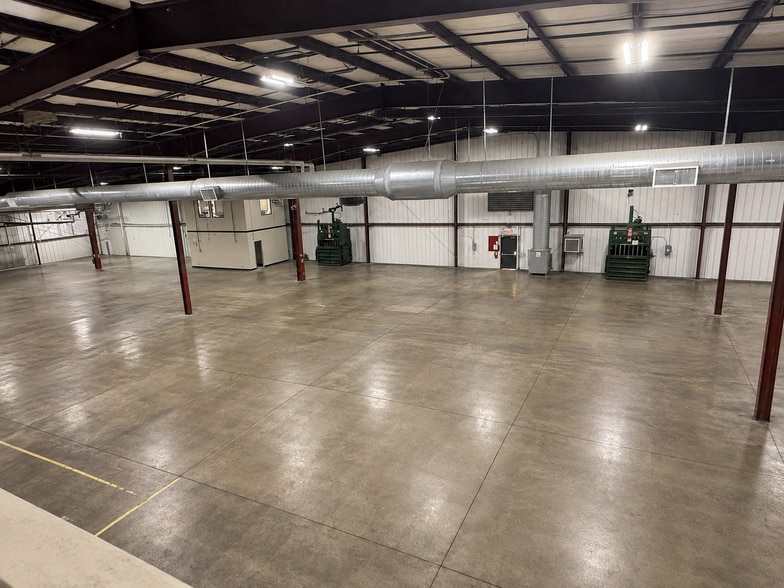 More Photos Of 14515 Pennsylvania, Hagerstown Warehouse For Sale