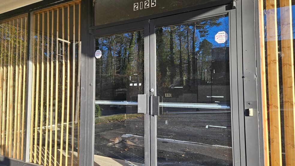 More Photos Of 2125 Headland Dr, Atlanta Loft Creative Space For Sale