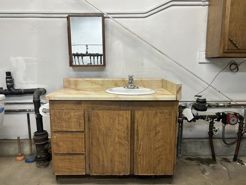 More Photos Of 2431 Hill Rd, Fairbanks Industrial For Sale