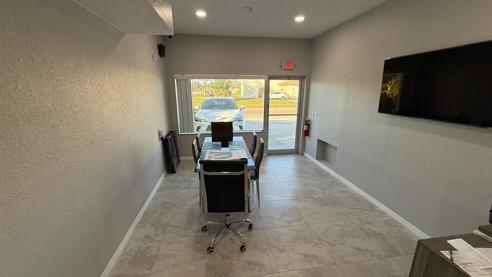 More Photos Of 424 SE 47th Ter, Cape Coral Unknown For Lease
