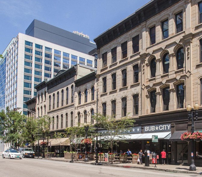 More Photos Of 441-449 N Clark St, Chicago Office For Lease